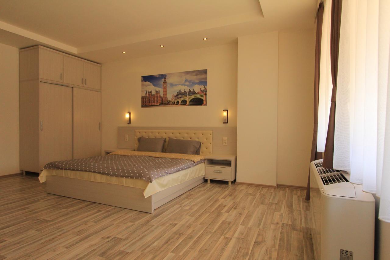 Hotel La Villa Gjakova ภายนอก รูปภาพ